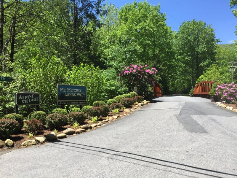 Mt. Mitchell 2 Alpine Village Townhomes